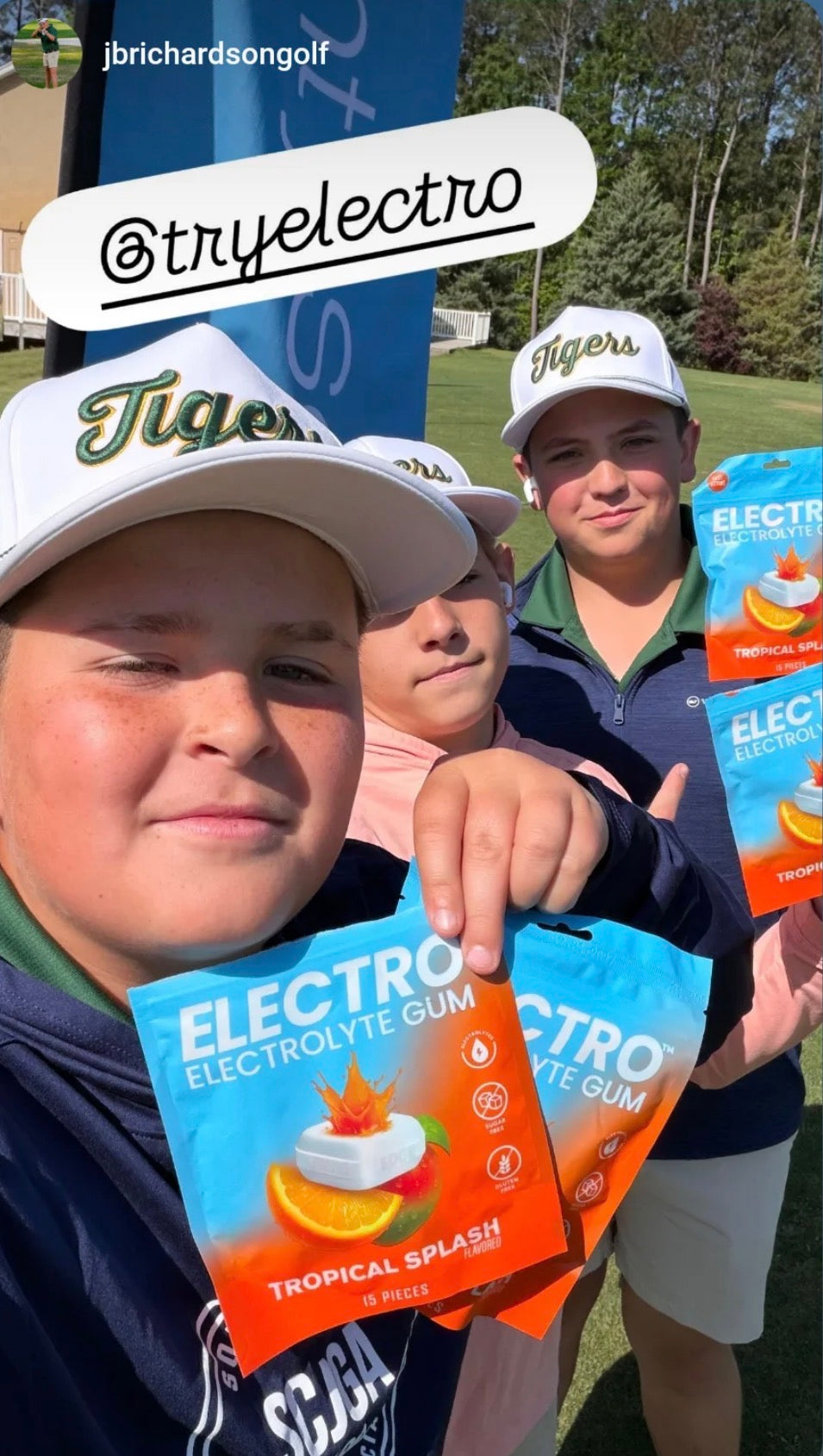 Golfers with Electro Gum at a tournament